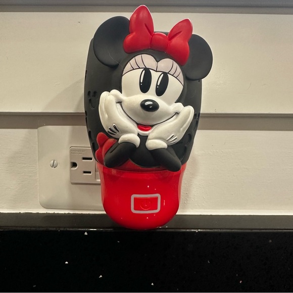 Scentsy Other - Disney Minnie Mouse Scentsy Wall Fan Diffuser - Mickey & Friends Collection